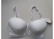 Бюстгальтер с кружевом белый 85D
